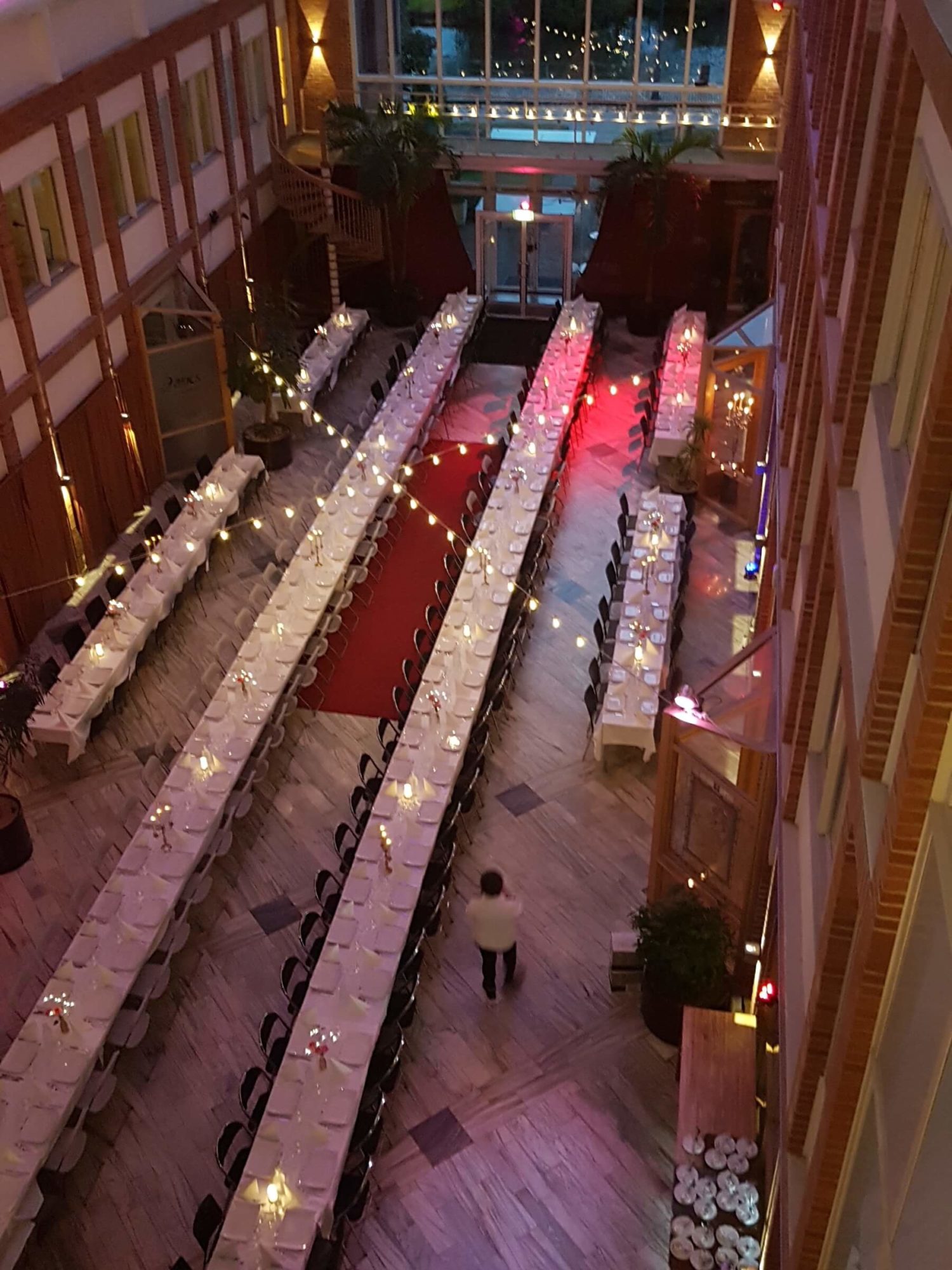 Ljusgården fungerar som växthus med plats för olika sorters events, happenings och fester.